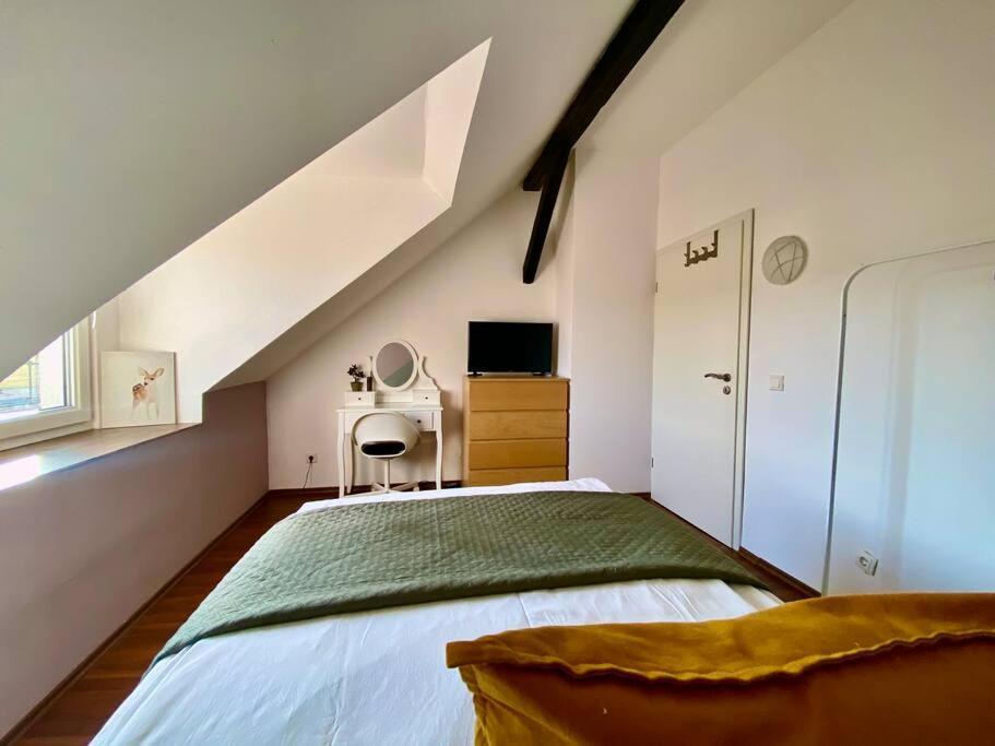 12: Privatzimmer Fuer Reisende Durch Koblenz 科布倫茨 外观 照片