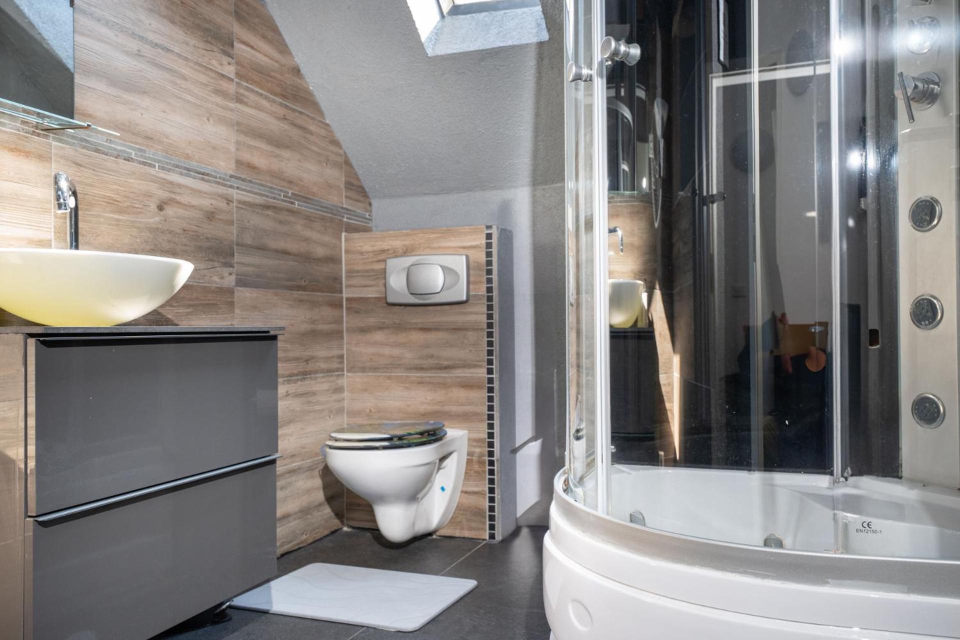 12: Privatzimmer Fuer Reisende Durch Koblenz 科布倫茨 外观 照片