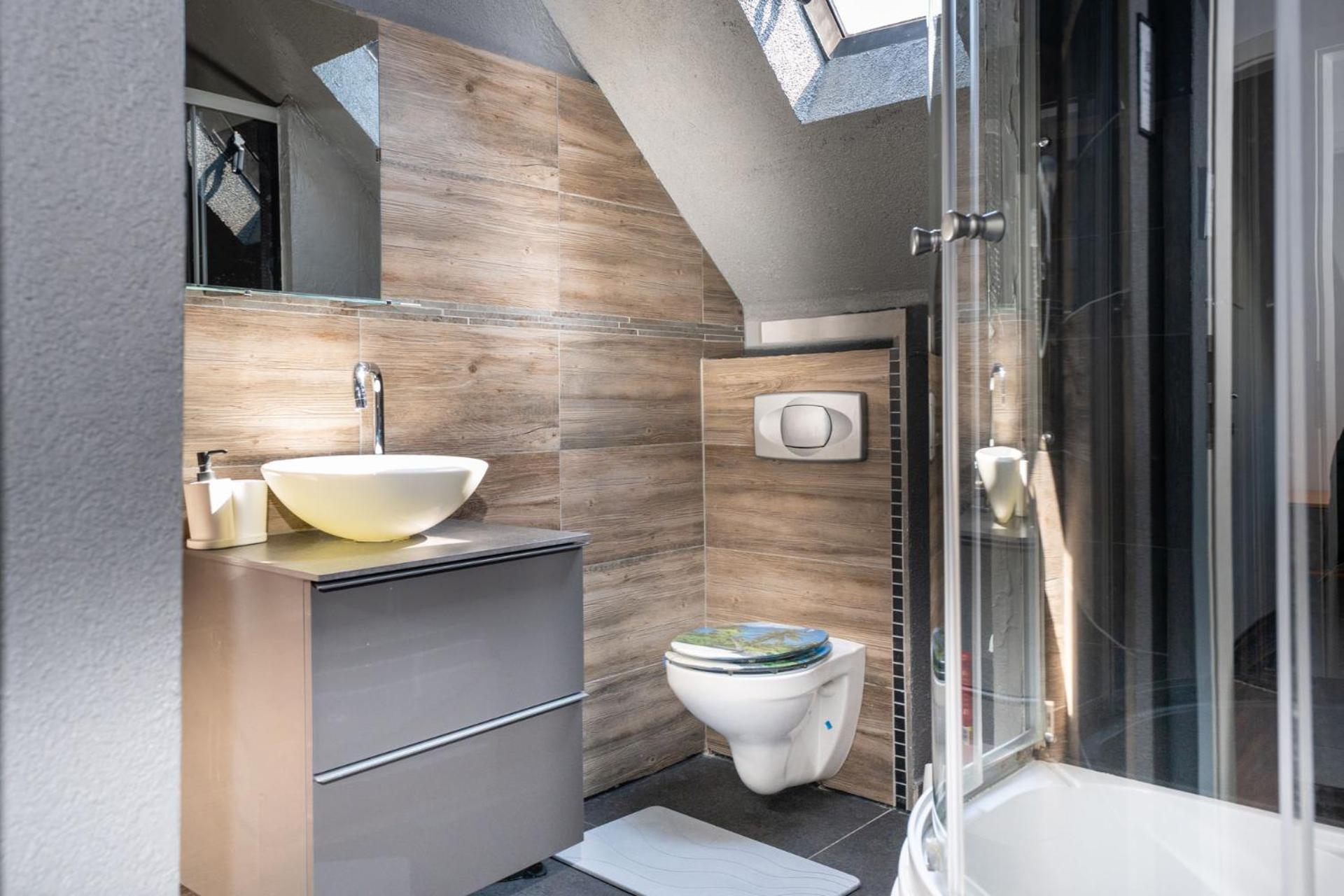 12: Privatzimmer Fuer Reisende Durch Koblenz 科布倫茨 外观 照片